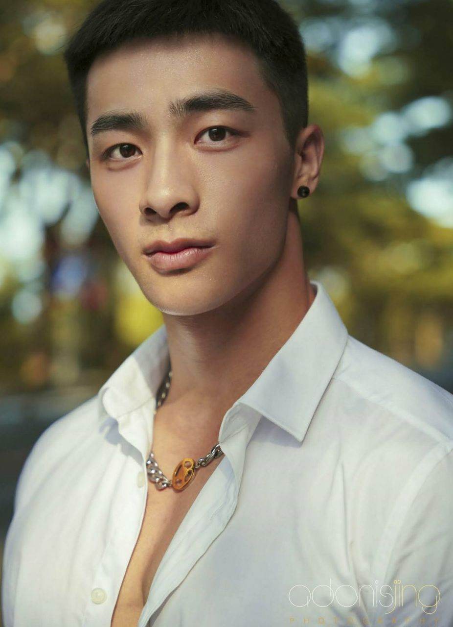 หนุ่มหล่อขึ้นปก 1045
