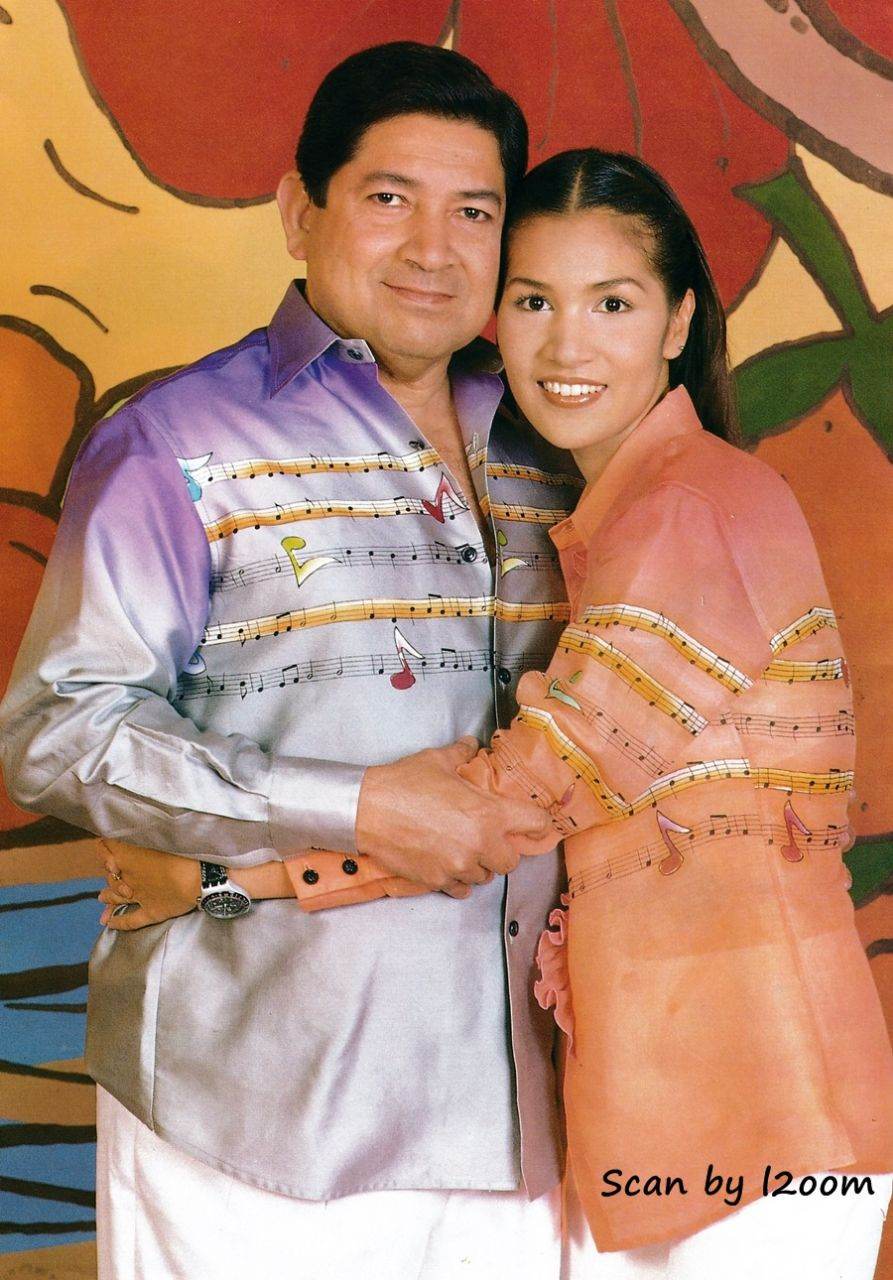 (วันวาน) ครอบครัว วานิชอังกูร @ ขวัญเรือน ปีที่ 32 ฉบับที่ 681 เมษายน 2543