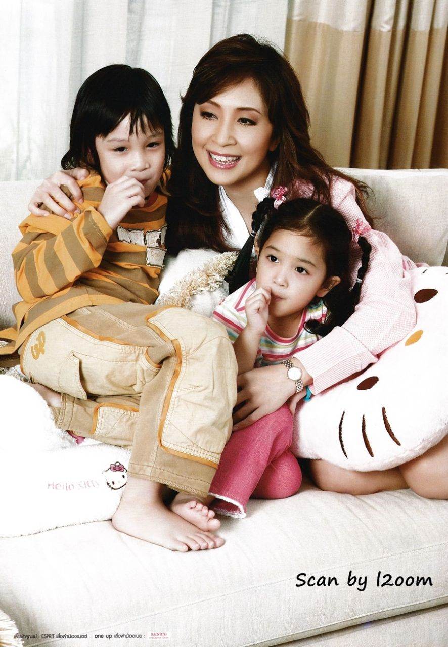 (วันวาน) ครอบครัว เขมะโยธิน @ กุลสตรี ปีที่ 38 ฉบับที่ 910 ธันวาคม 2551