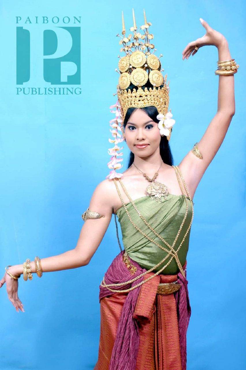 Apsara Costume by Thai model 🇹🇭 🇰🇭