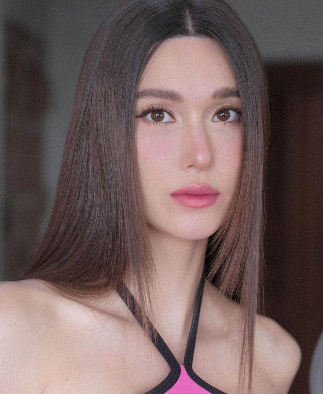 แจ็คกี้ ชาเคอลีน เรื่อง 18 มงกุฎสะดุดเลิฟ