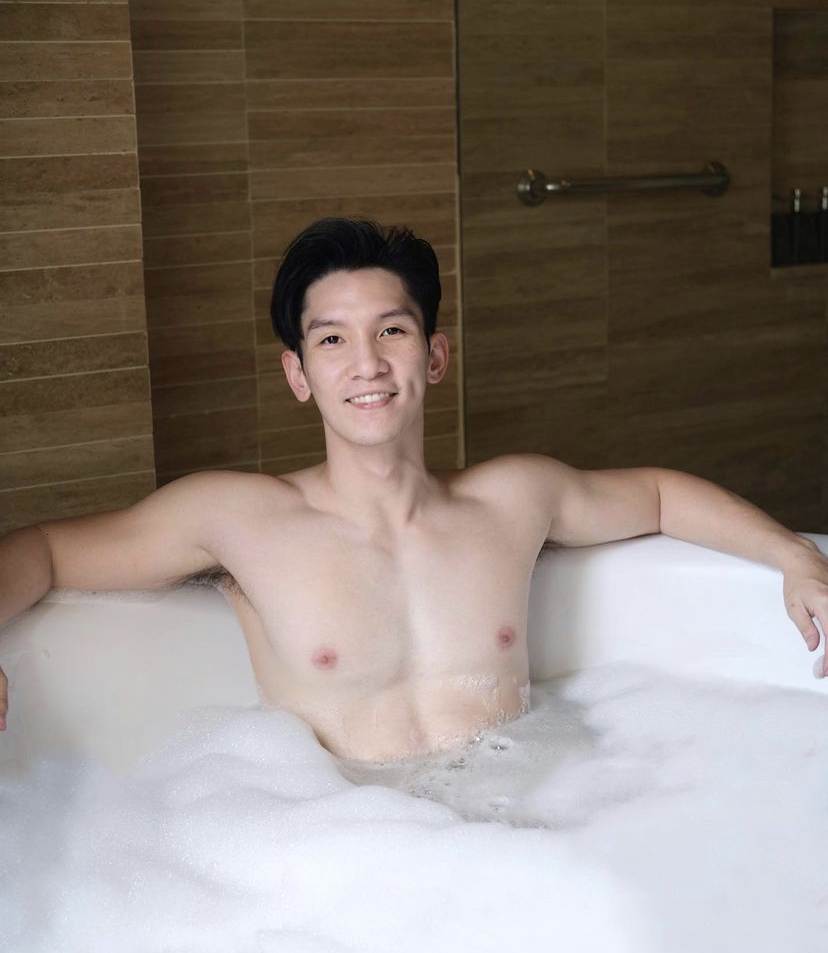 ผู้ชายลงอ่าง {-1-}