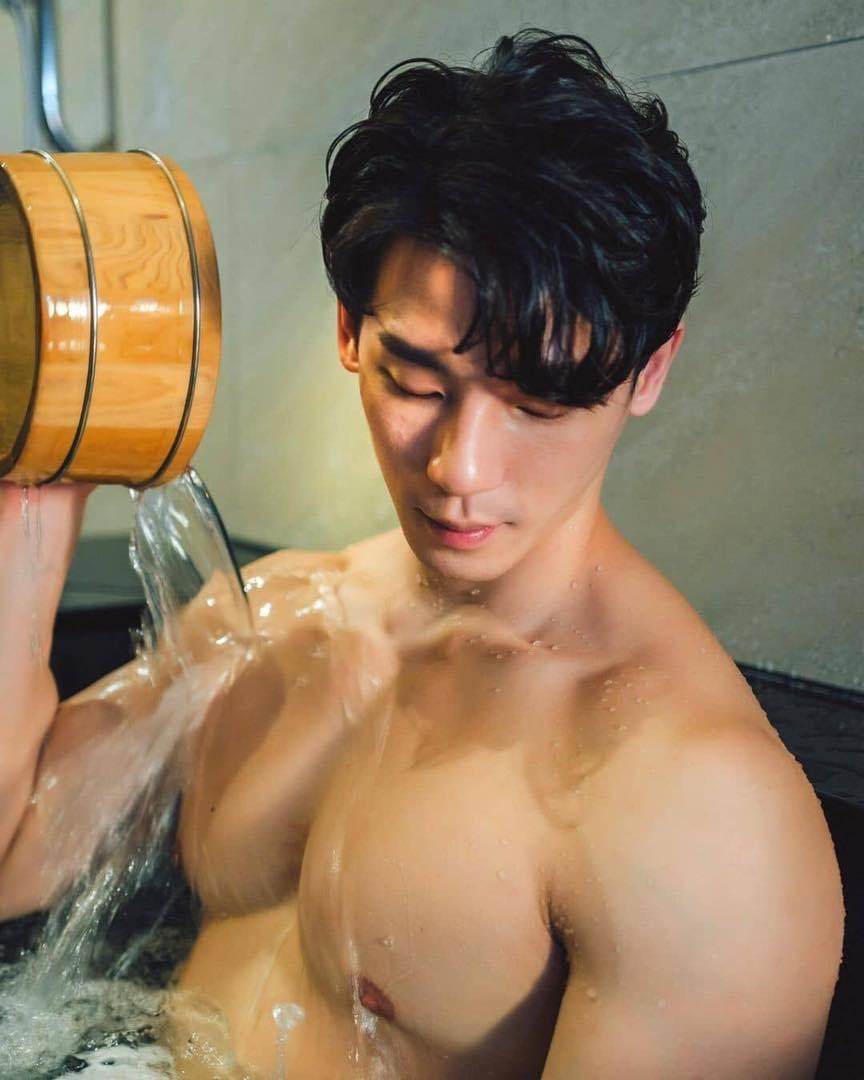 ผู้ชายลงอ่าง {-2-}