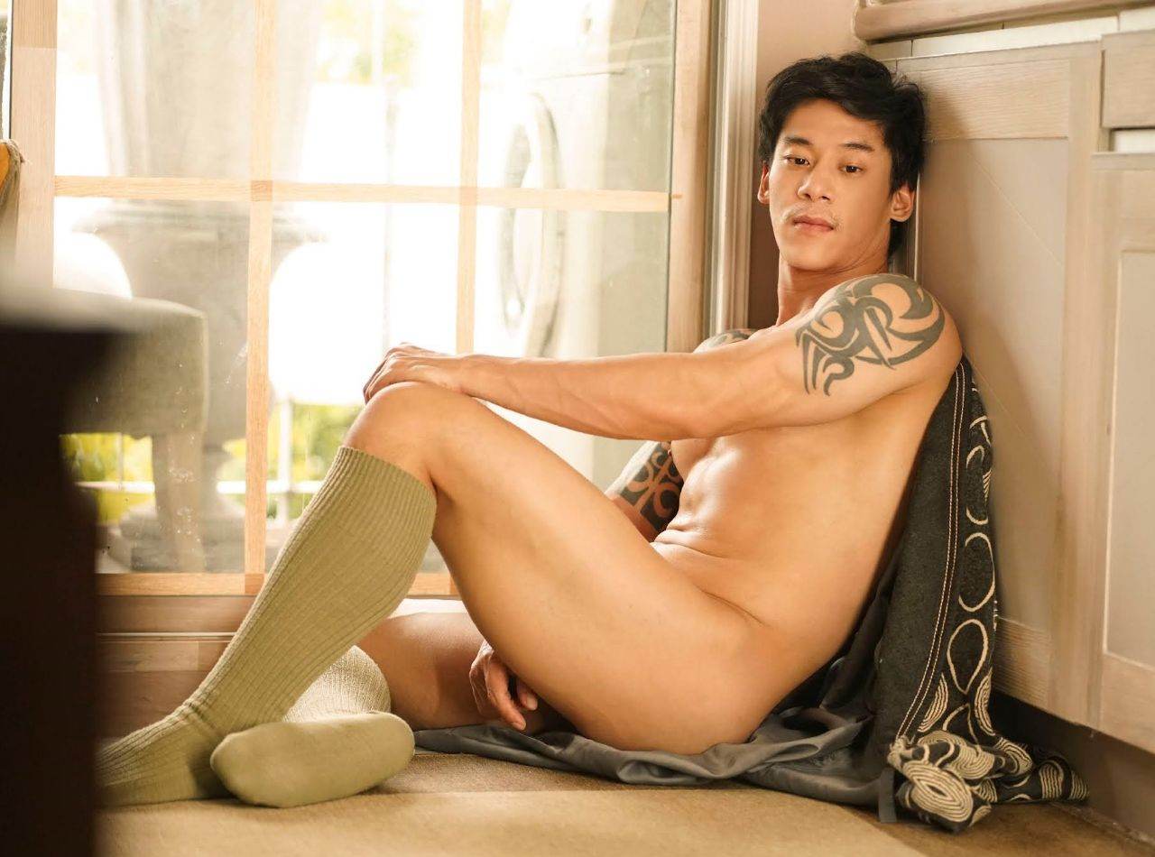 หนุ่มหล่อขึ้นปก 1066