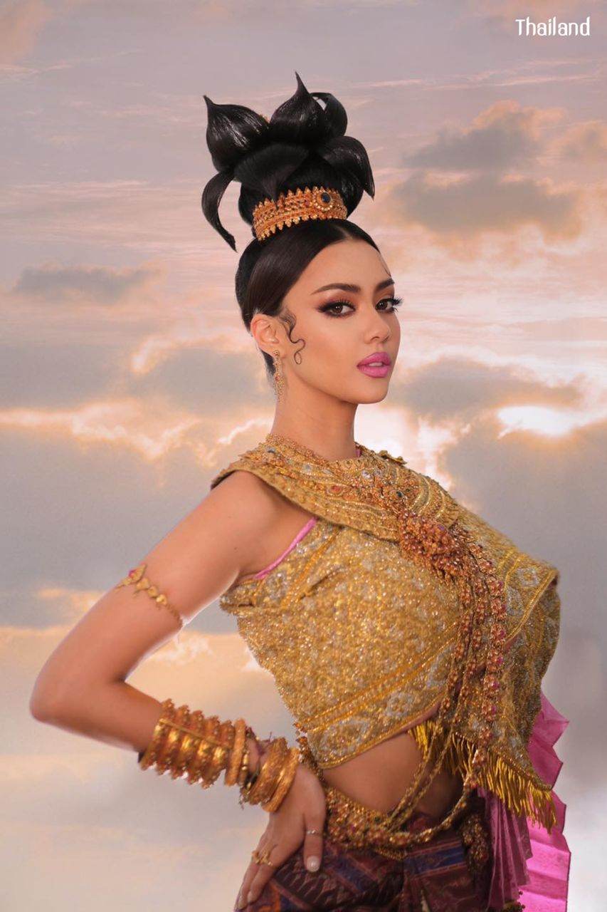 Gorgeous of 70's Hairstyle and Thai Dress in Loy Krathong Festival | THAILAND 🇹🇭
