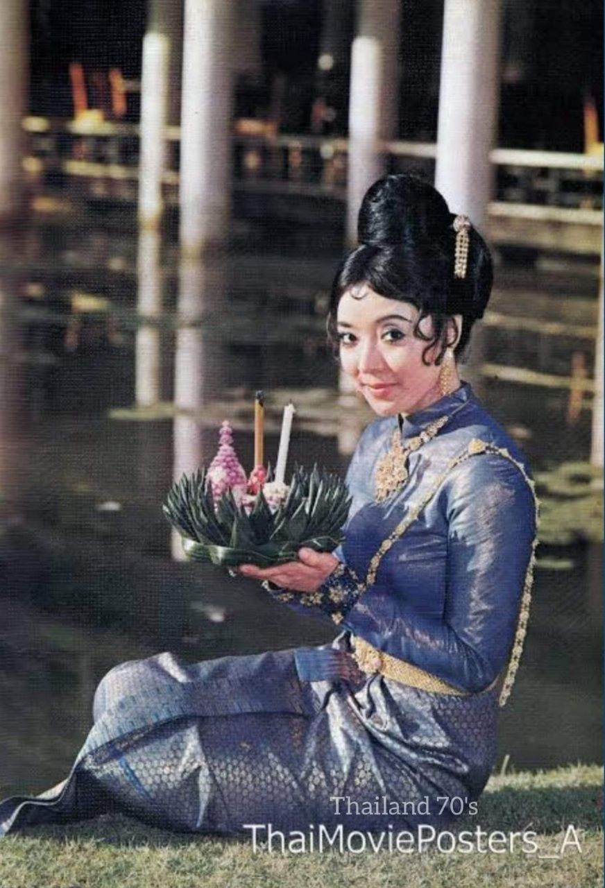 Loy Krathong festival from the old magazines 70's - 90's #LoykrathongThailand