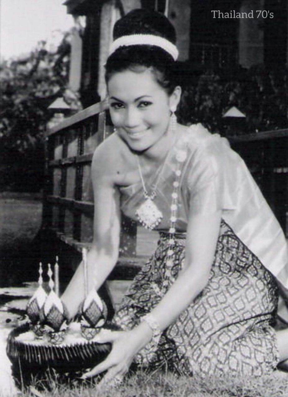 Loy Krathong festival from the old magazines 70's - 90's #LoykrathongThailand