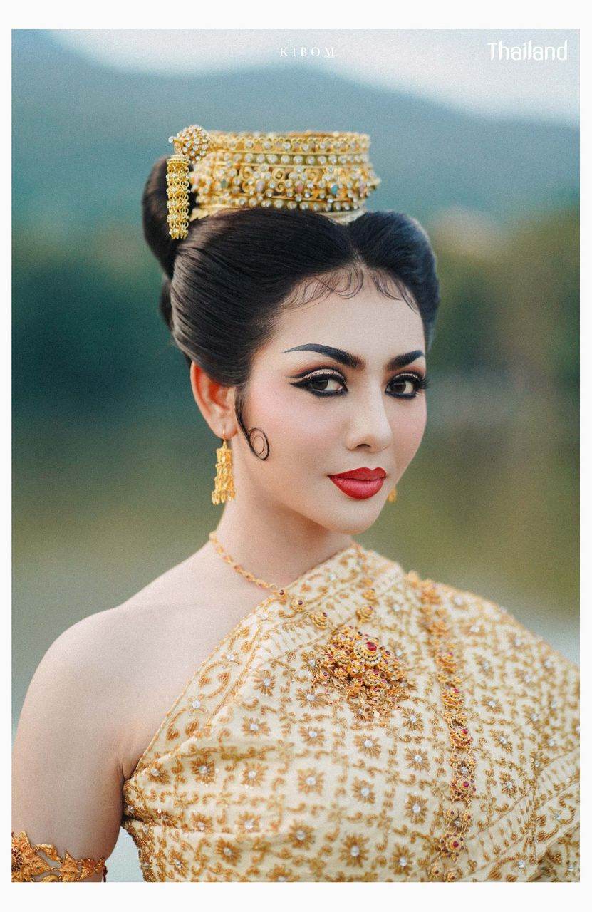 Thai National Costume and 70s Makeup & Hairstyle by Sakunjan | THAILAND 🇹🇭