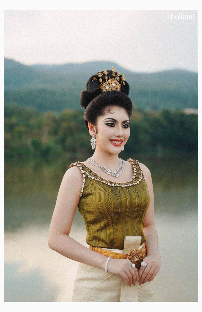 Thai National Costume and 70s Makeup & Hairstyle by Sakunjan | THAILAND 🇹🇭