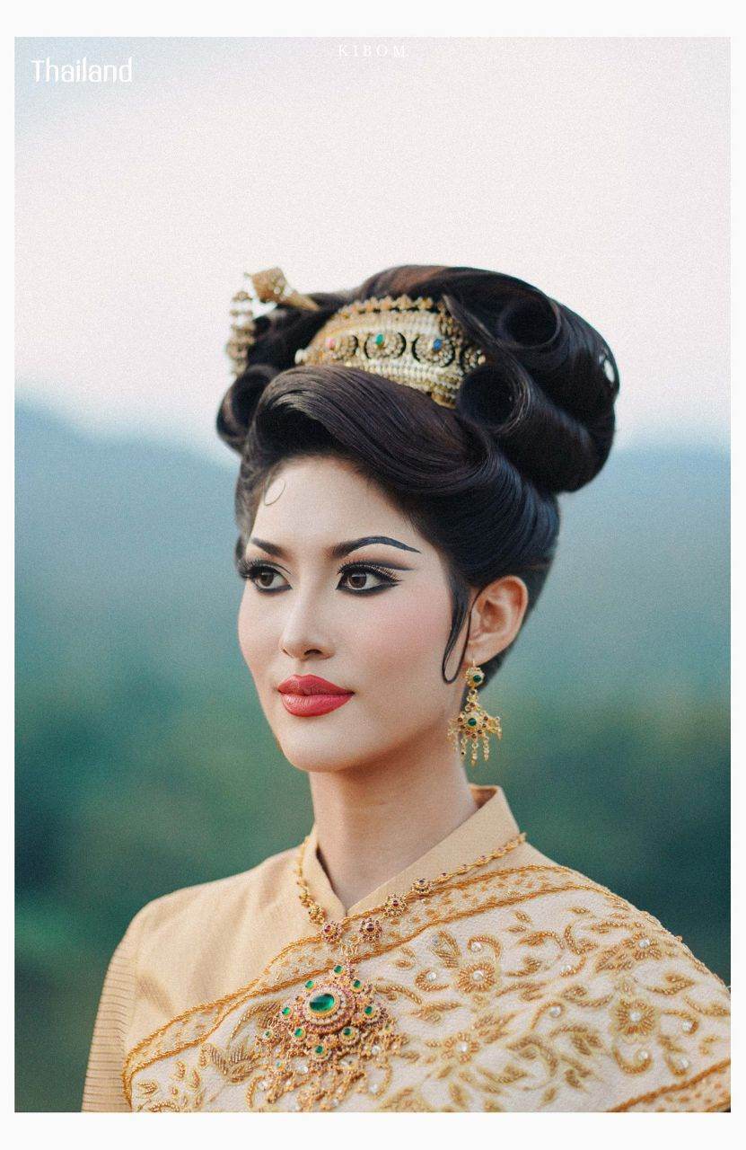 Thai National Costume and 70s Makeup & Hairstyle by Sakunjan | THAILAND 🇹🇭