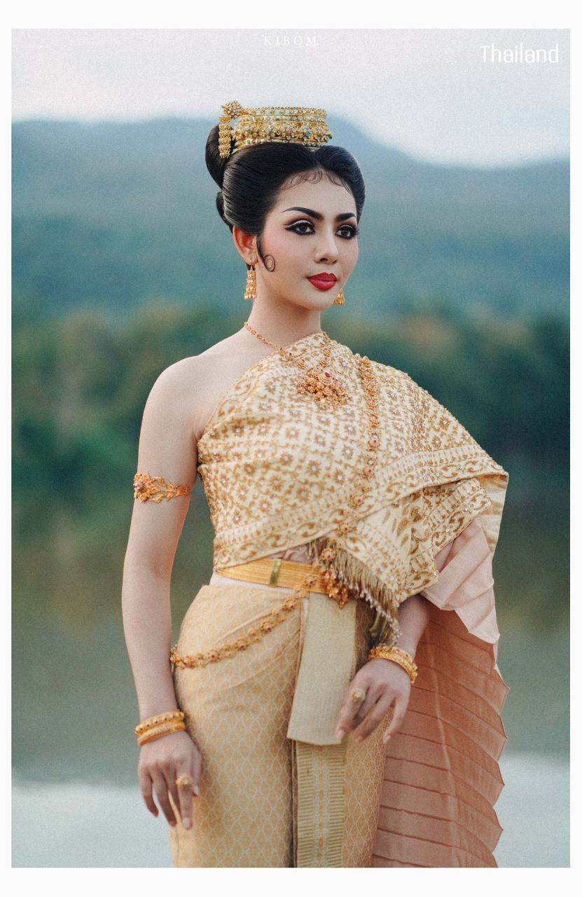 Thai National Costume and 70s Makeup & Hairstyle by Sakunjan | THAILAND 🇹🇭
