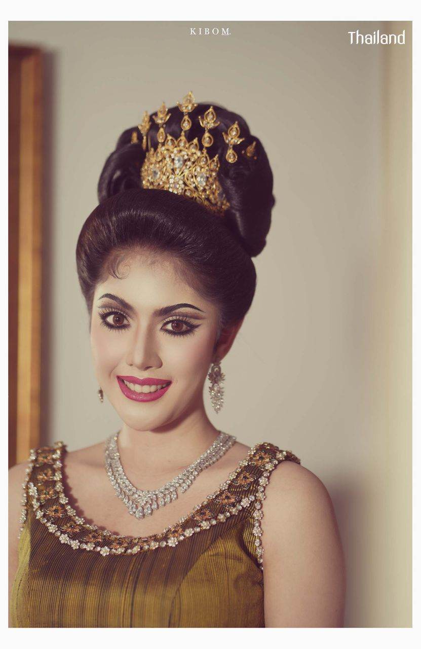 Thai National Costume and 70s Makeup & Hairstyle by Sakunjan | THAILAND 🇹🇭