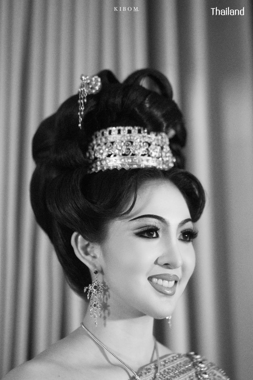 Thai National Costume and 70s Makeup & Hairstyle by Sakunjan | THAILAND 🇹🇭