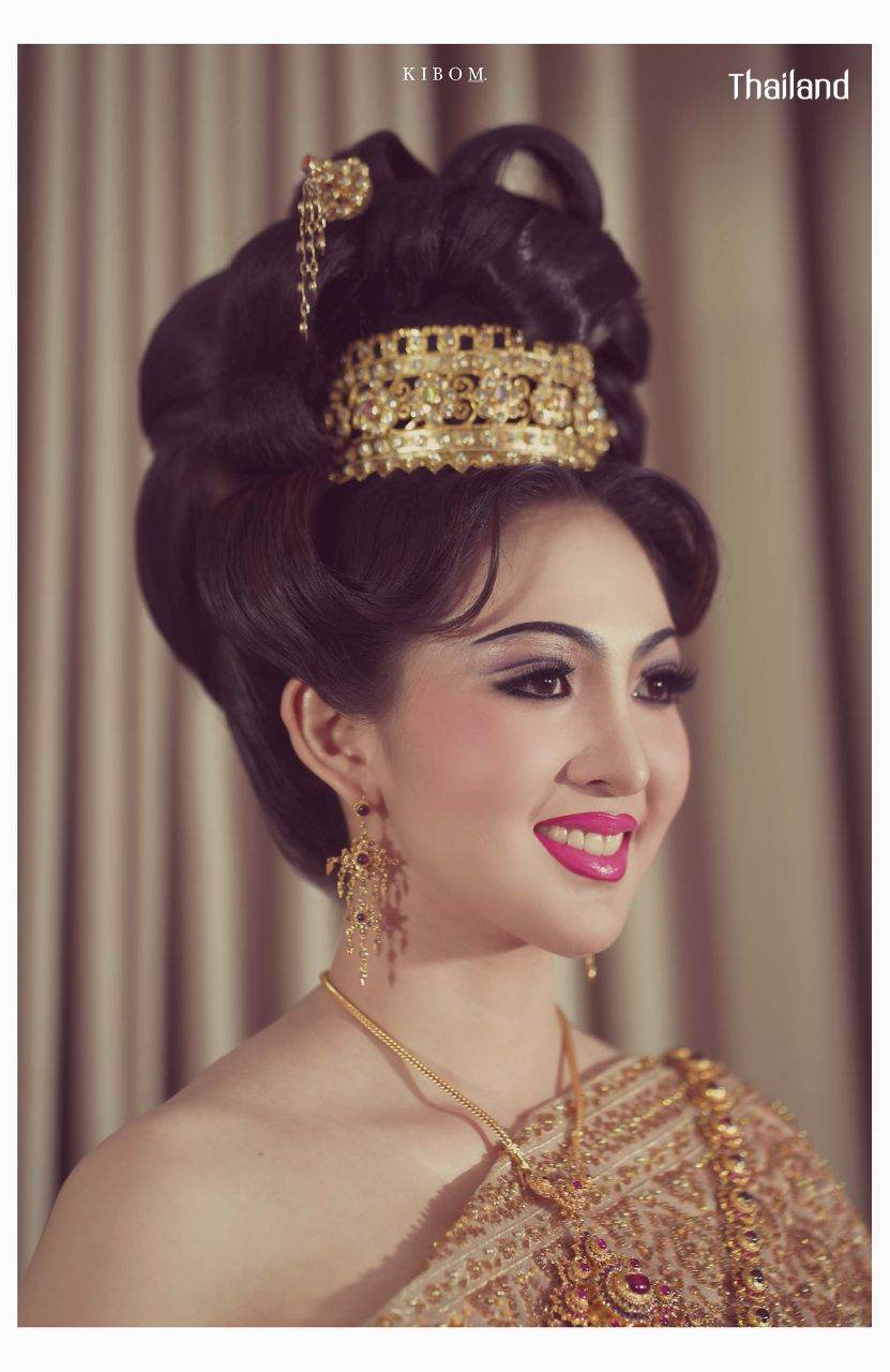 Thai National Costume and 70s Makeup & Hairstyle by Sakunjan | THAILAND 🇹🇭