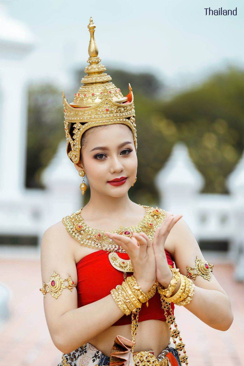 Loy Krathong Festival and The Beautiful of Sukhothai Costume | THAILAND 🇹🇭