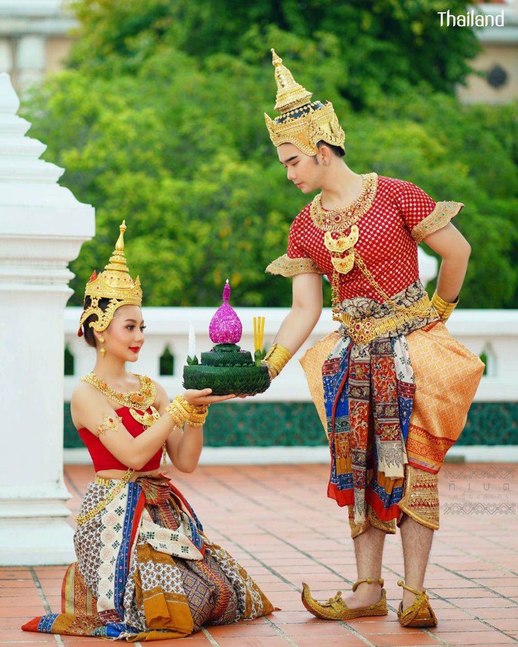Loy Krathong Festival and The Beautiful of Sukhothai Costume | THAILAND 🇹🇭