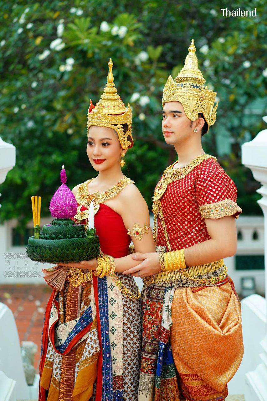 Loy Krathong Festival and The Beautiful of Sukhothai Costume | THAILAND 🇹🇭