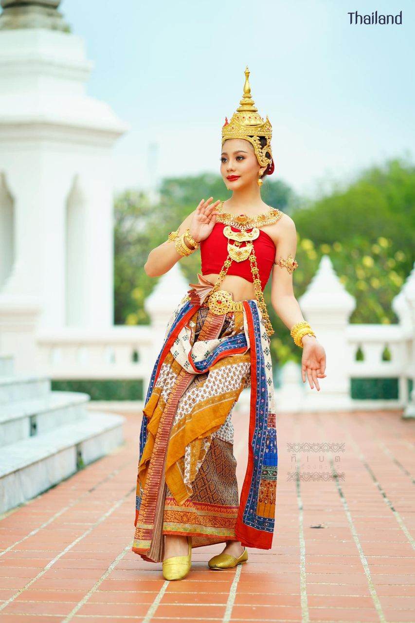 Loy Krathong Festival and The Beautiful of Sukhothai Costume | THAILAND 🇹🇭