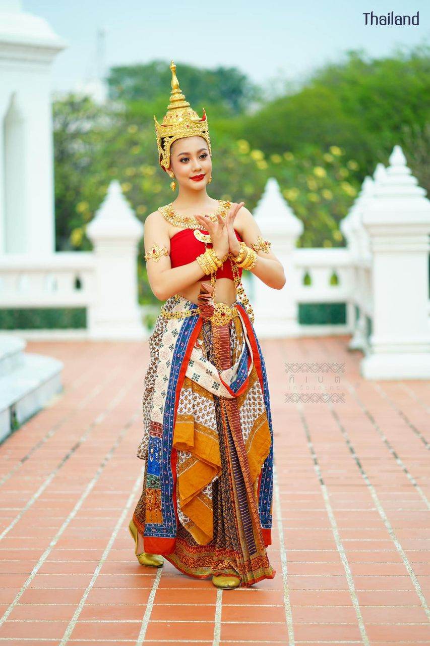 Loy Krathong Festival and The Beautiful of Sukhothai Costume | THAILAND 🇹🇭