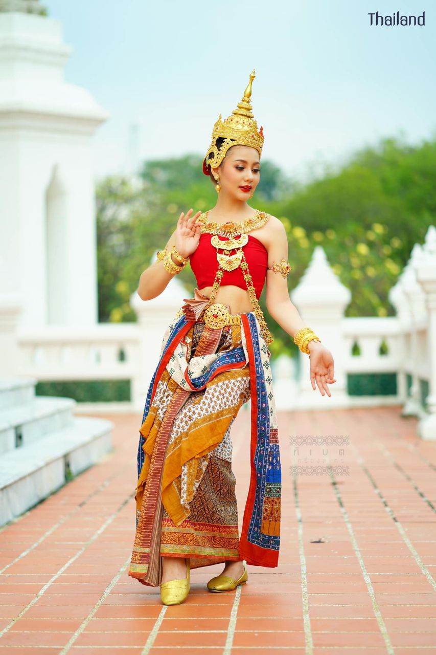 Loy Krathong Festival and The Beautiful of Sukhothai Costume | THAILAND 🇹🇭