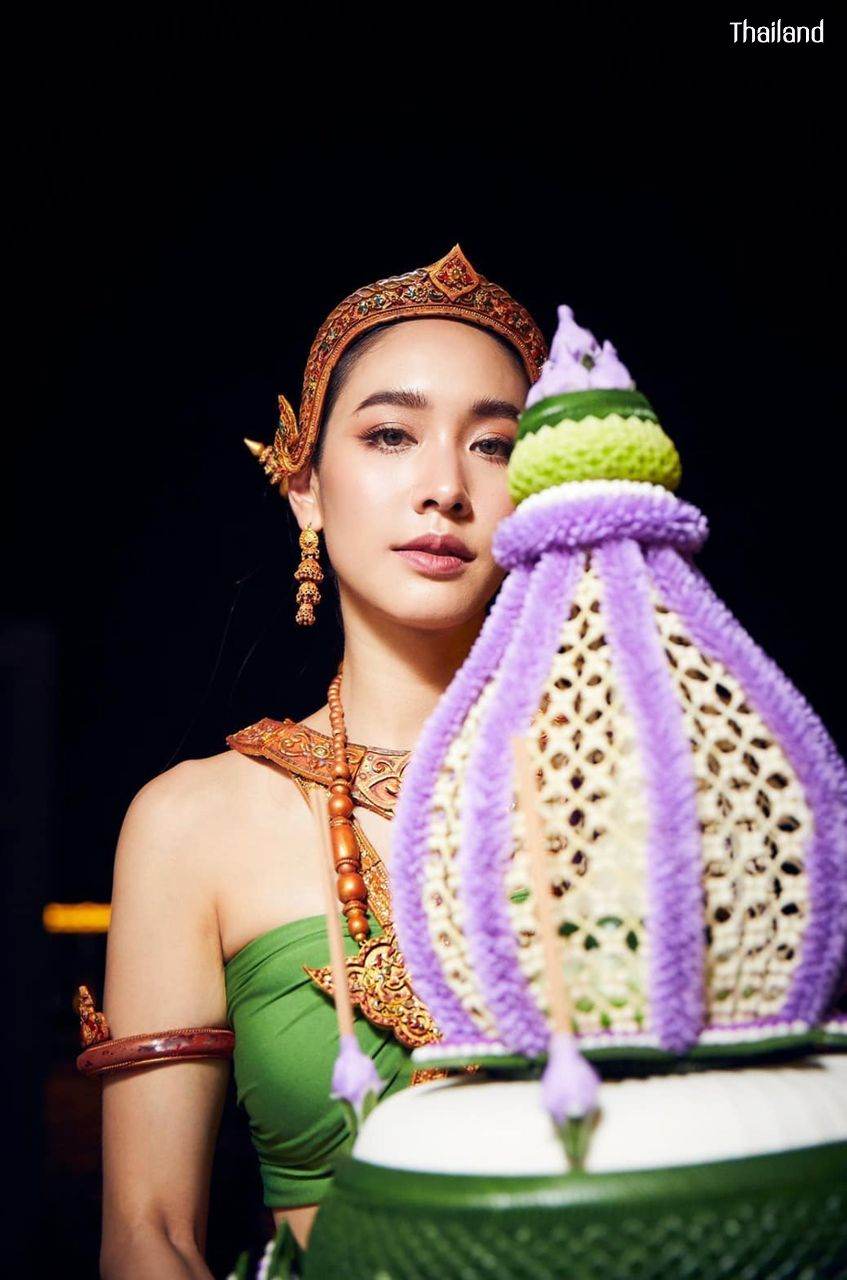 The Beautiful of Sukhothai Costume and Loy Krathong Festival | THAILAND 🇹🇭