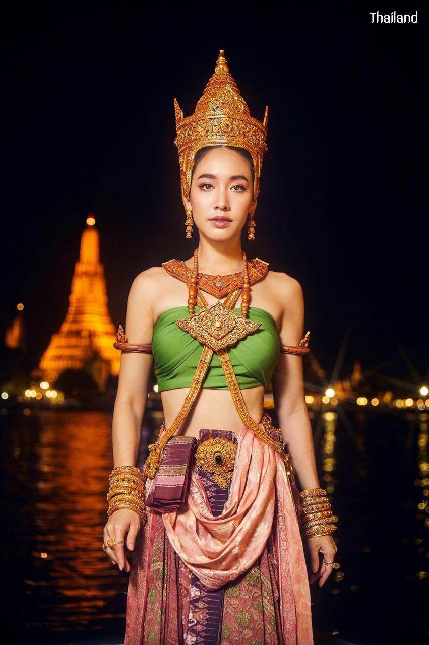 The Beautiful of Sukhothai Costume and Loy Krathong Festival | THAILAND 🇹🇭