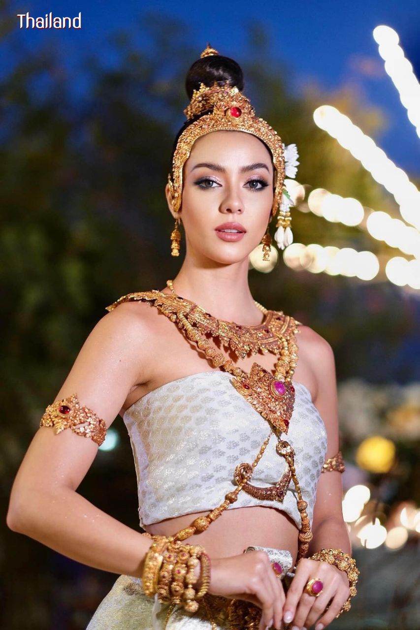 Amanda Obdam and The Beauty of Thai Traditional Dress | THAILAND 🇹🇭