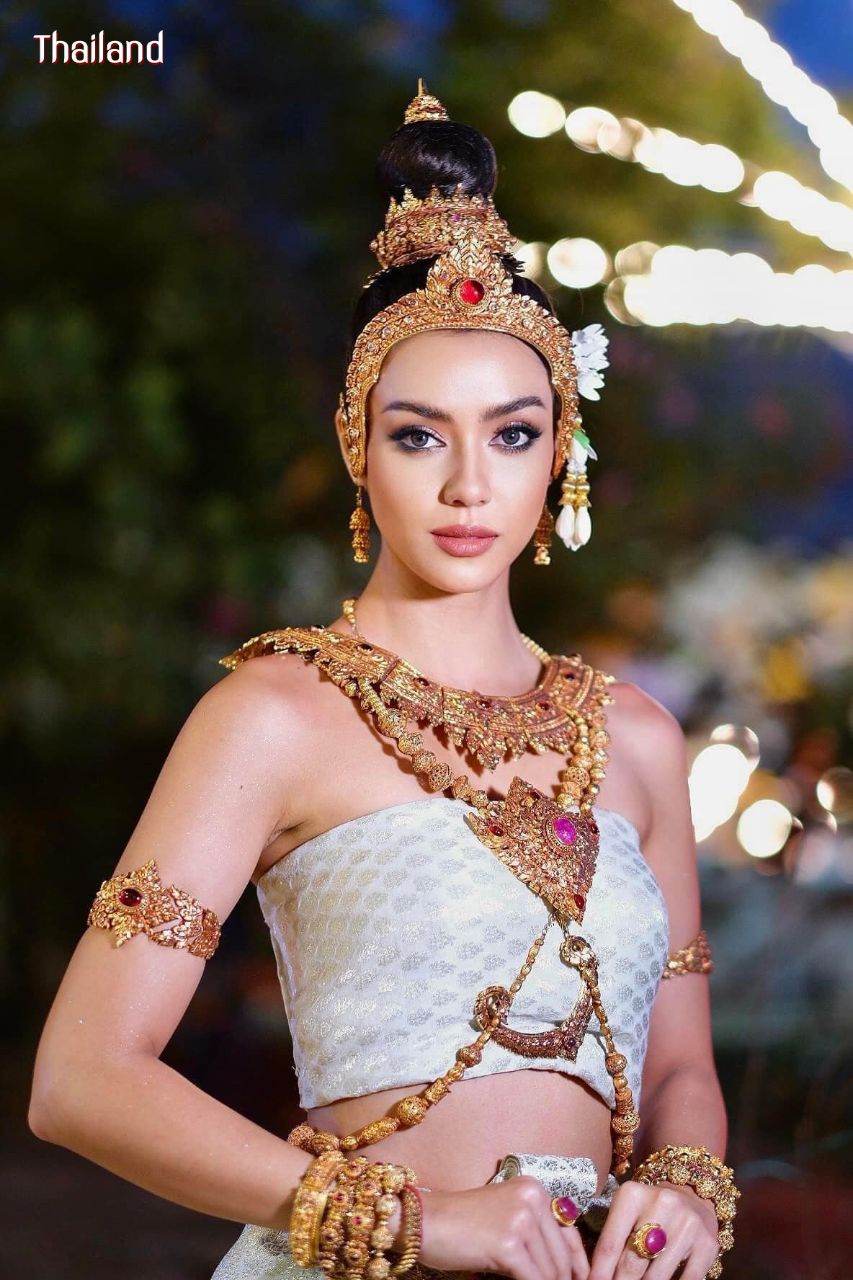 Amanda Obdam and The Beauty of Thai Traditional Dress | THAILAND 🇹🇭