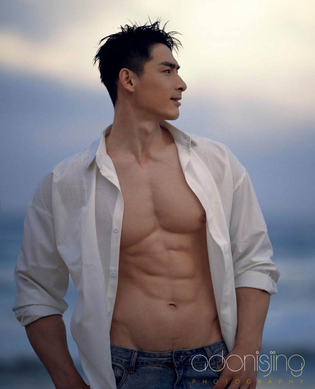 หนุ่มหล่อขึ้นปก 1044.2