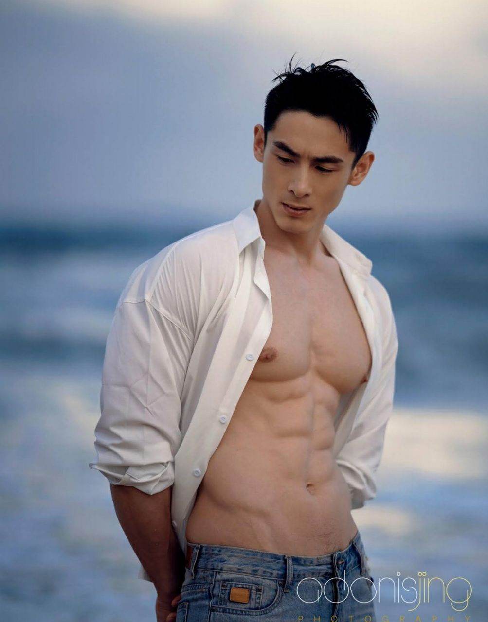 หนุ่มหล่อขึ้นปก 1044.2