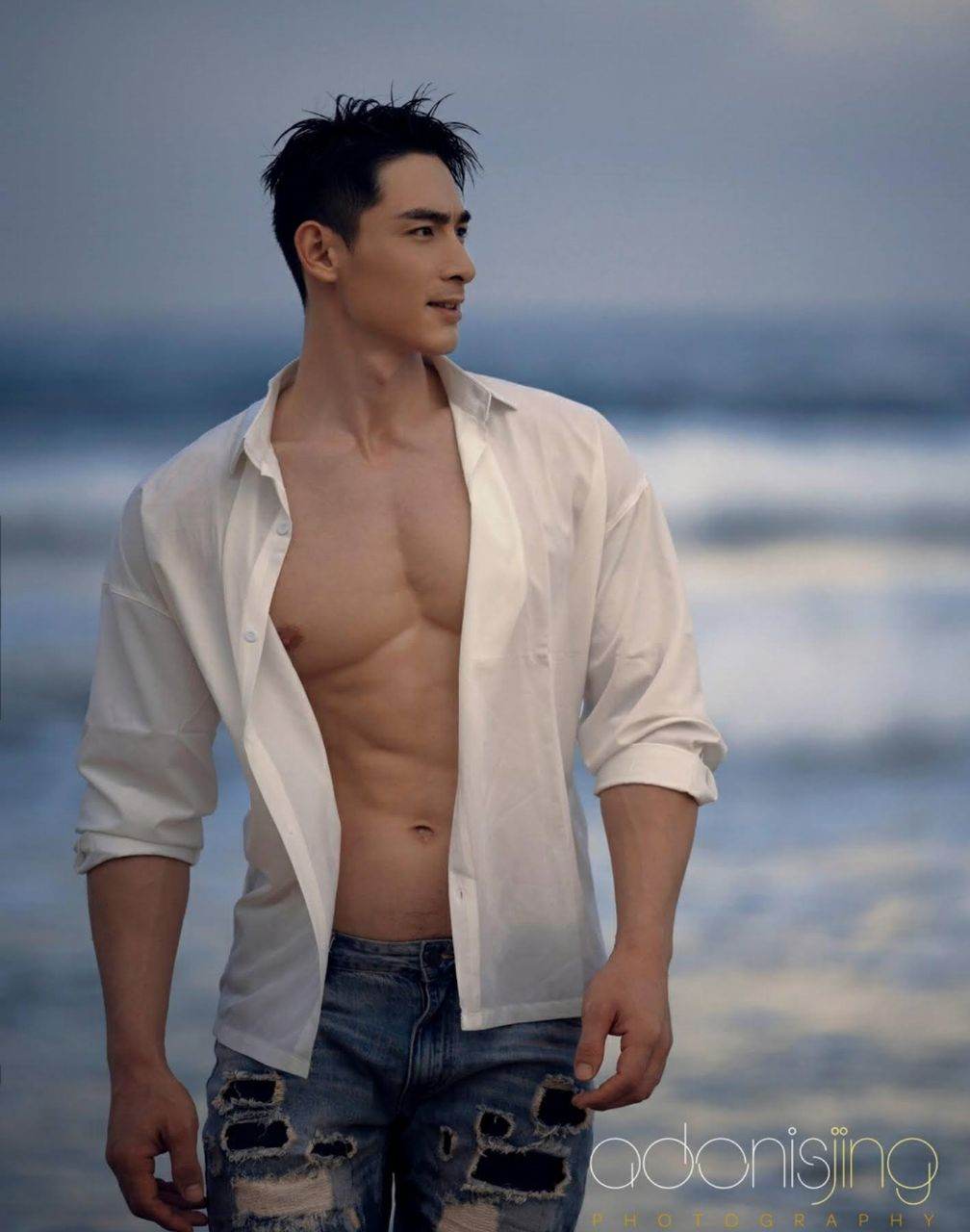หนุ่มหล่อขึ้นปก 1044.2