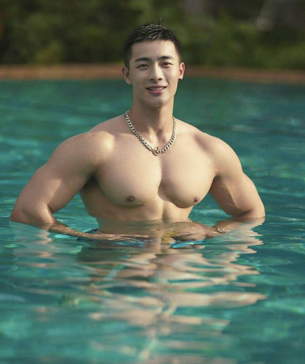 หนุ่มหล่อขึ้นปก 1045.2