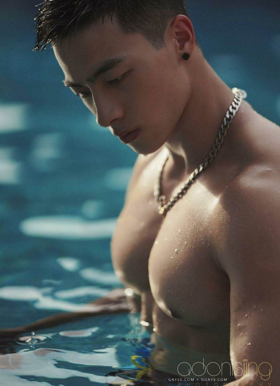 หนุ่มหล่อขึ้นปก 1045.2
