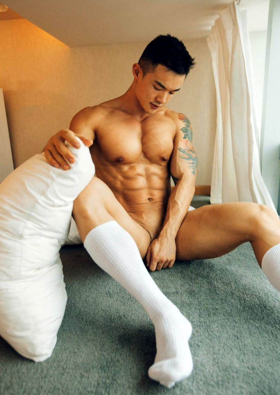 หนุ่มหล่อขึ้นปก 1052.2