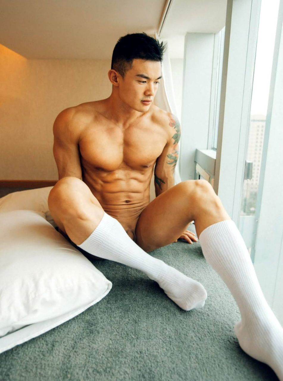 หนุ่มหล่อขึ้นปก 1052.2