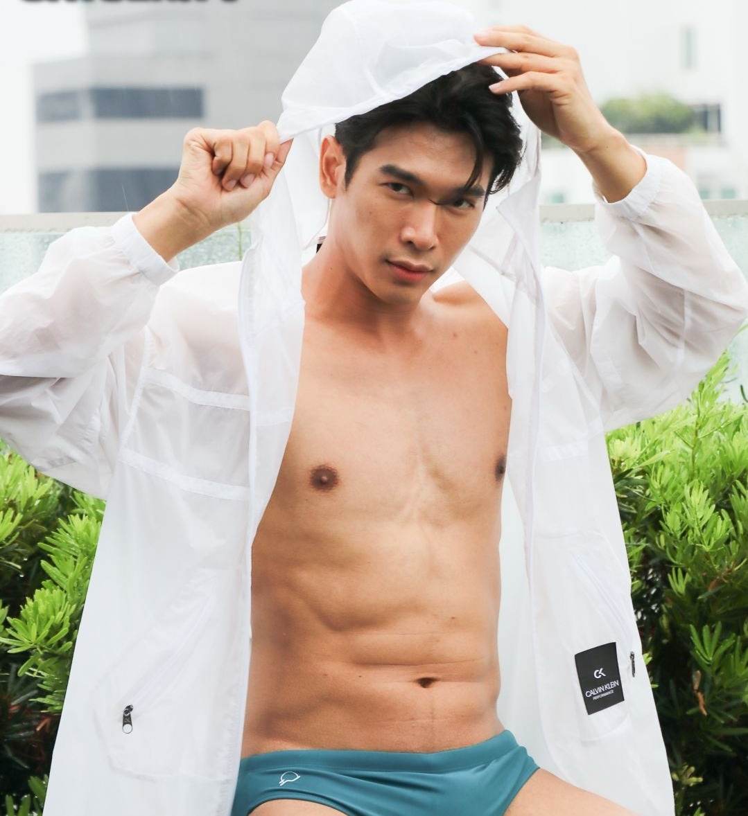 หนุ่มหล่อขึ้นปก 1053.2