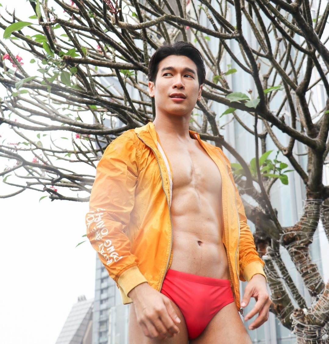 หนุ่มหล่อขึ้นปก 1053.2