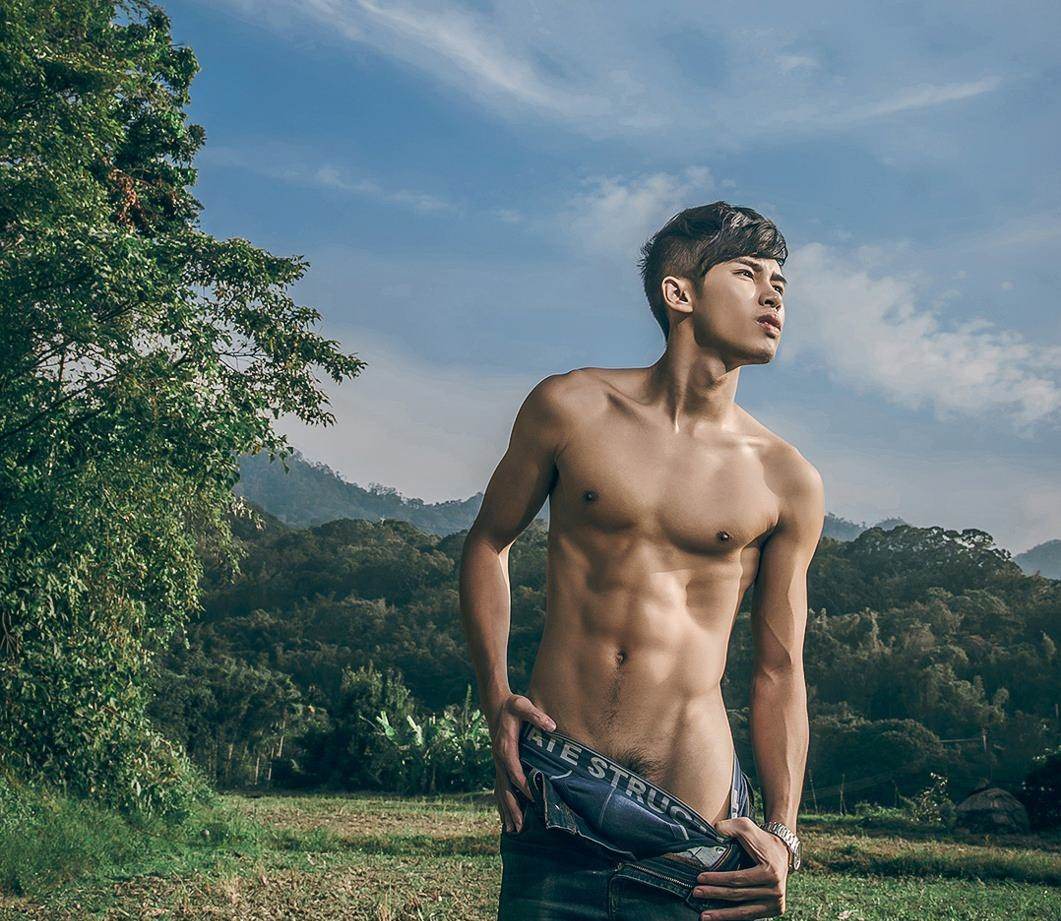 หนุ่มหล่อขึ้นปก 1056.2