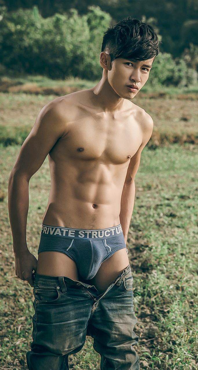 หนุ่มหล่อขึ้นปก 1056.2