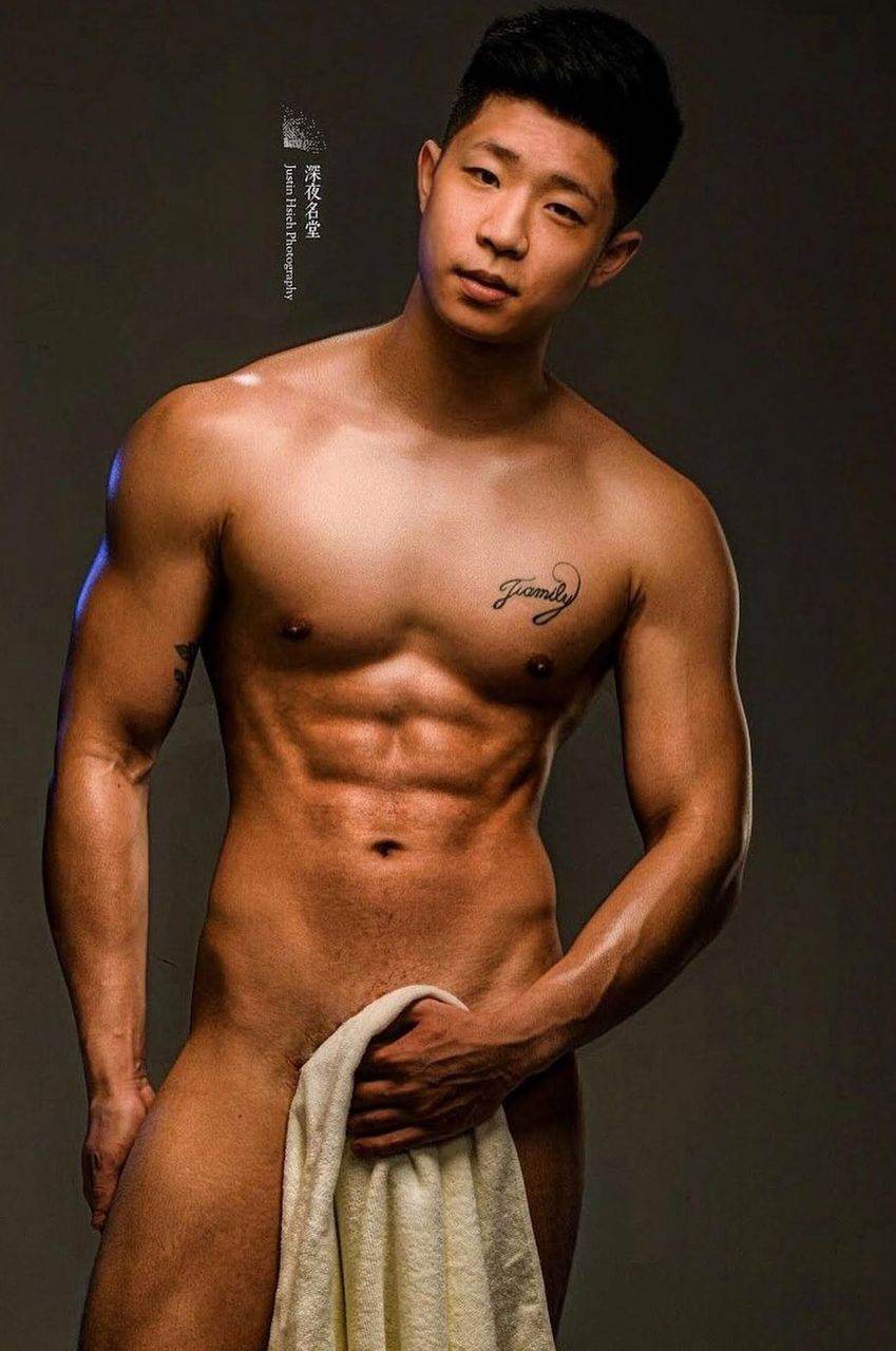 หนุ่มหล่อขึ้นปก 1058.2