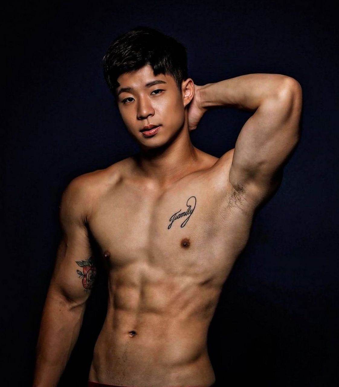 หนุ่มหล่อขึ้นปก 1058.2