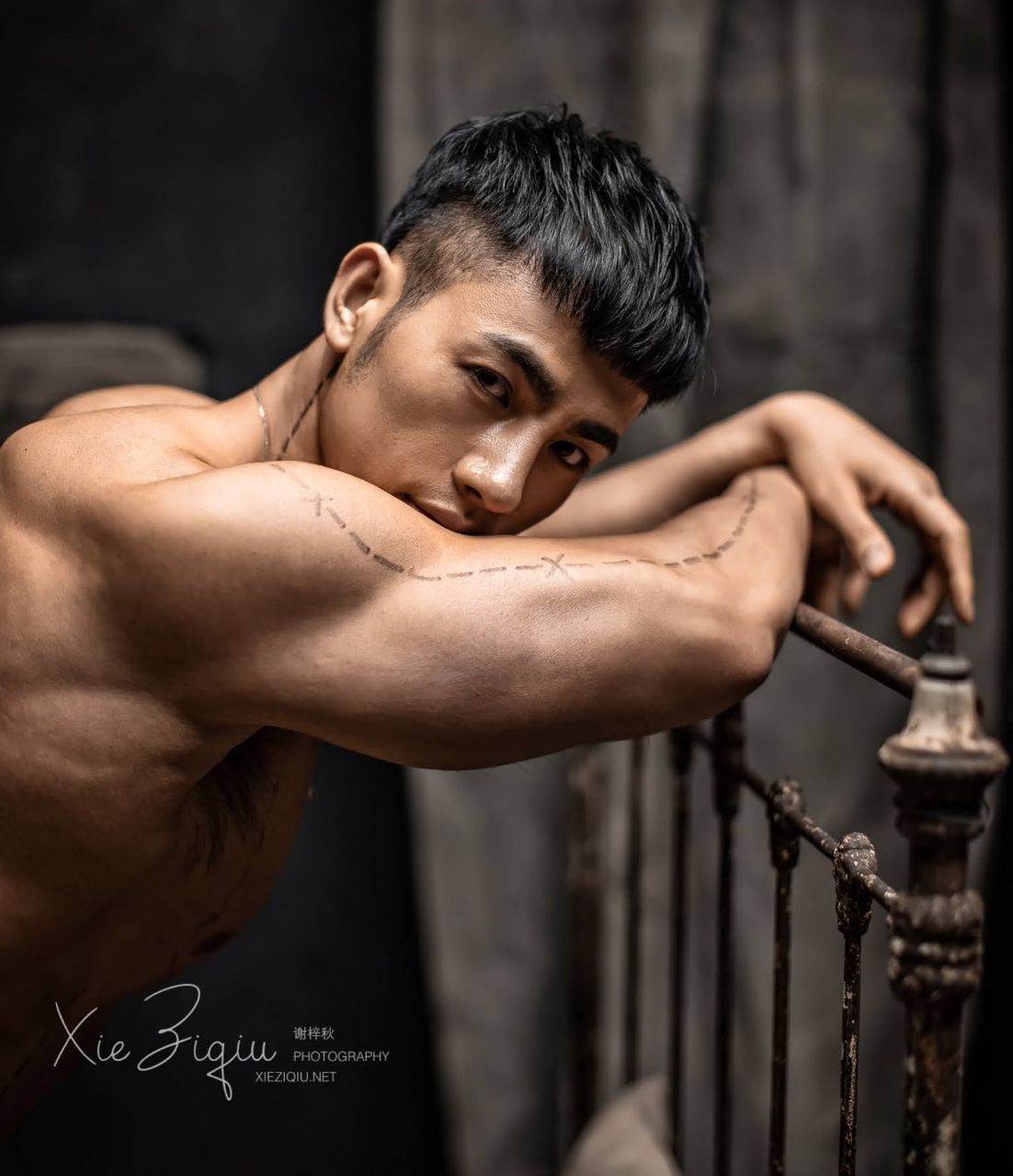 หนุ่มหล่อขึ้นปก 1060.2