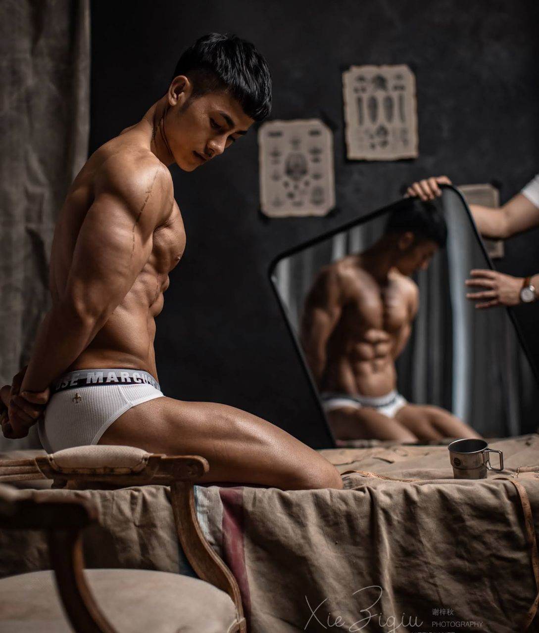 หนุ่มหล่อขึ้นปก 1060.2