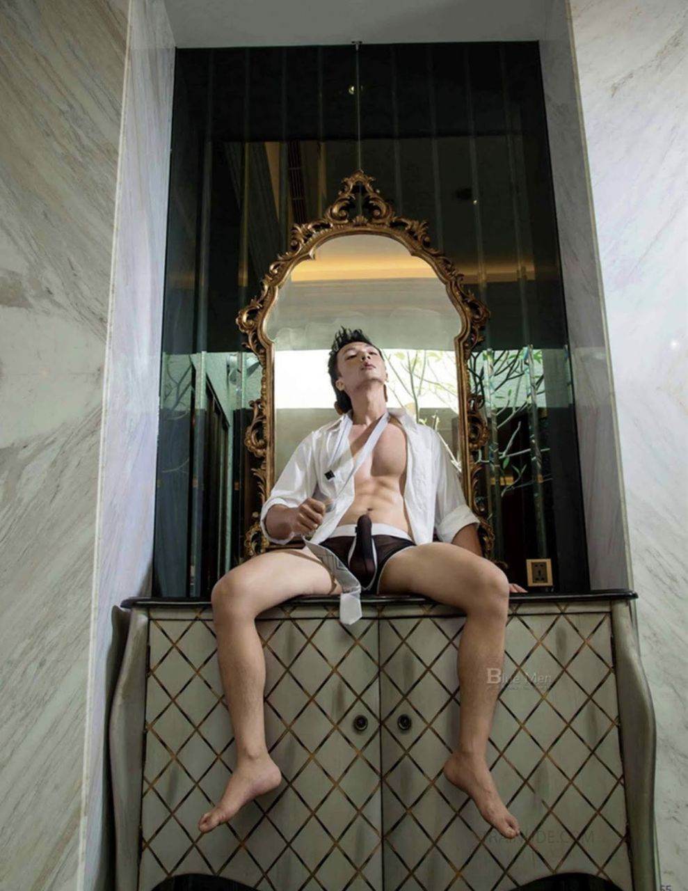 หนุ่มหล่อขึ้นปก 1062.2