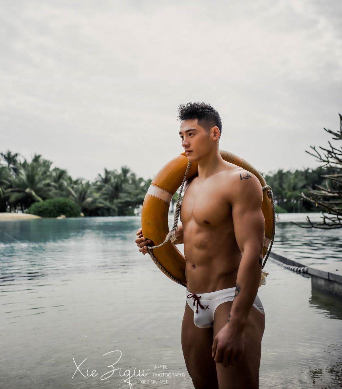 หนุ่มหล่อขึ้นปก 1064.2