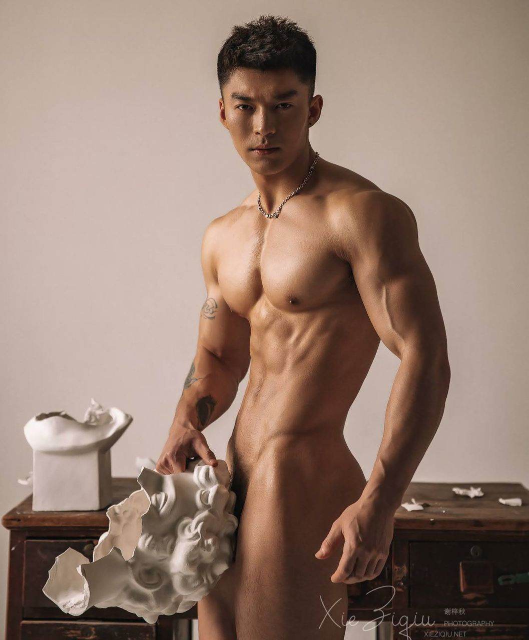 หนุ่มหล่อขึ้นปก 1065.2