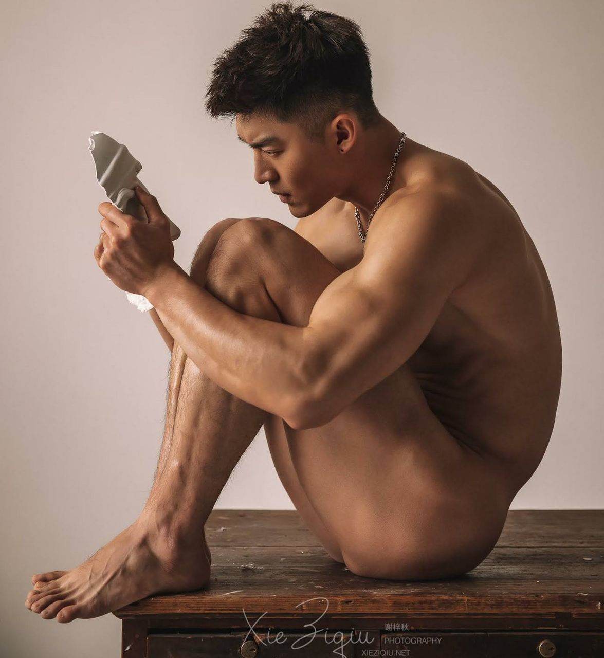 หนุ่มหล่อขึ้นปก 1065.2