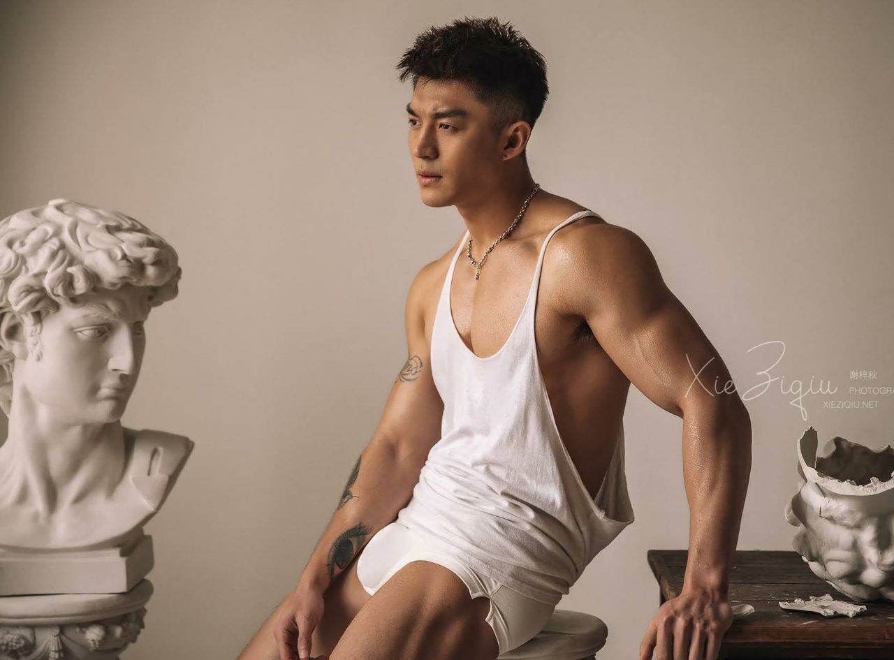 หนุ่มหล่อขึ้นปก 1065.2