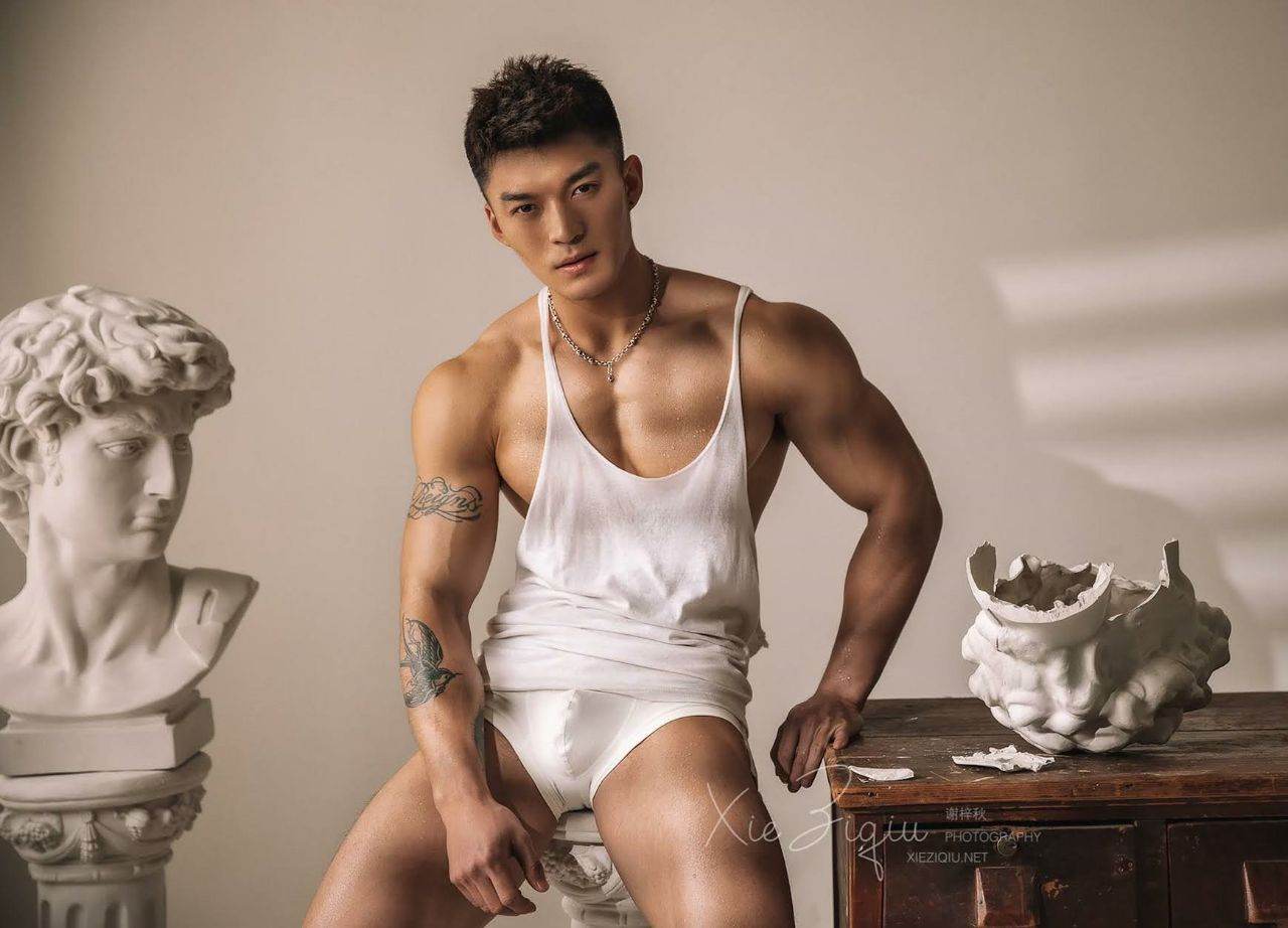 หนุ่มหล่อขึ้นปก 1065.2