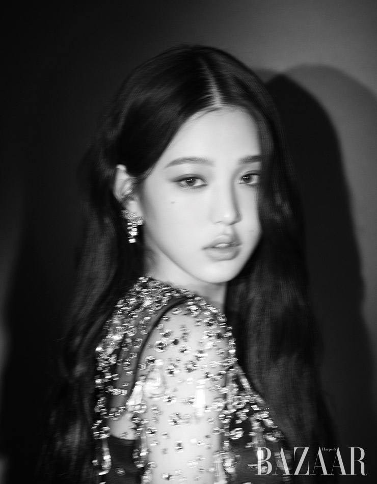 Jang Wonyoung @ Harper&rsquo;s Bazaar Korea December 2021